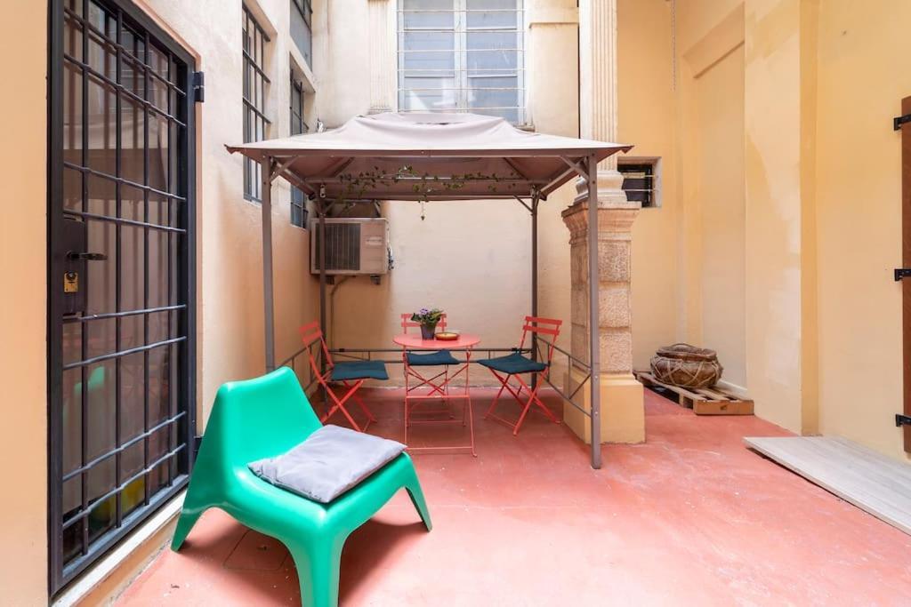 Central And Cozy Loft With Courtyard Bologna Exterior foto