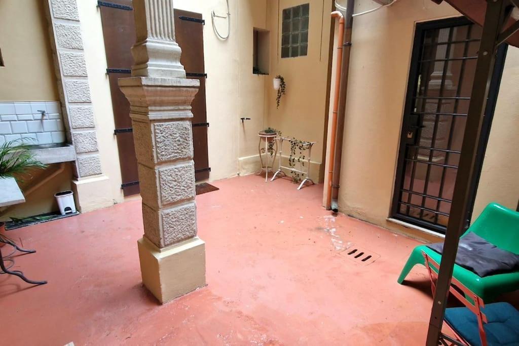 Central And Cozy Loft With Courtyard Bologna Exterior foto